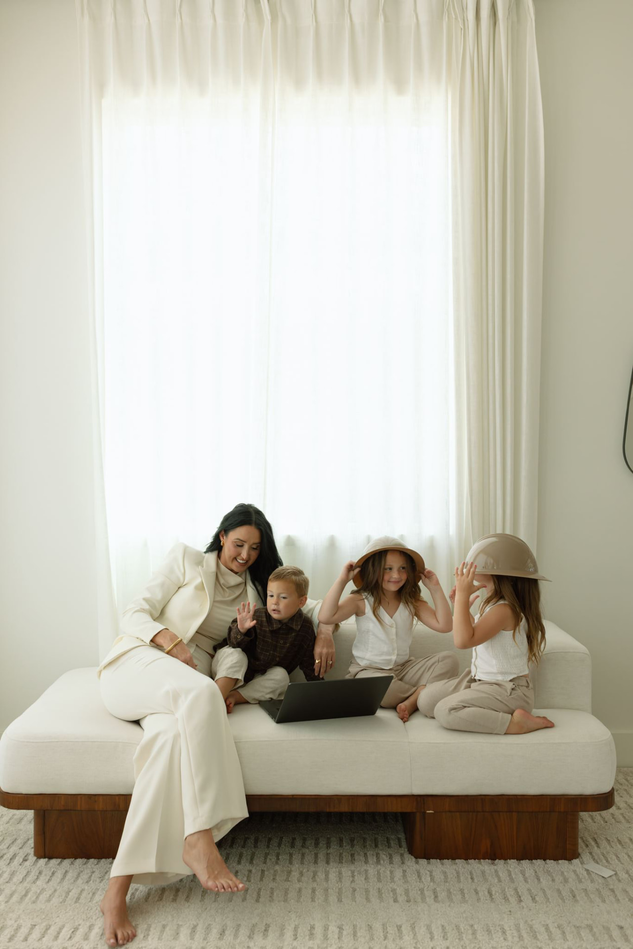 Ameilla with her children